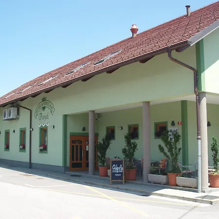 Divjak Bed & Breakfast