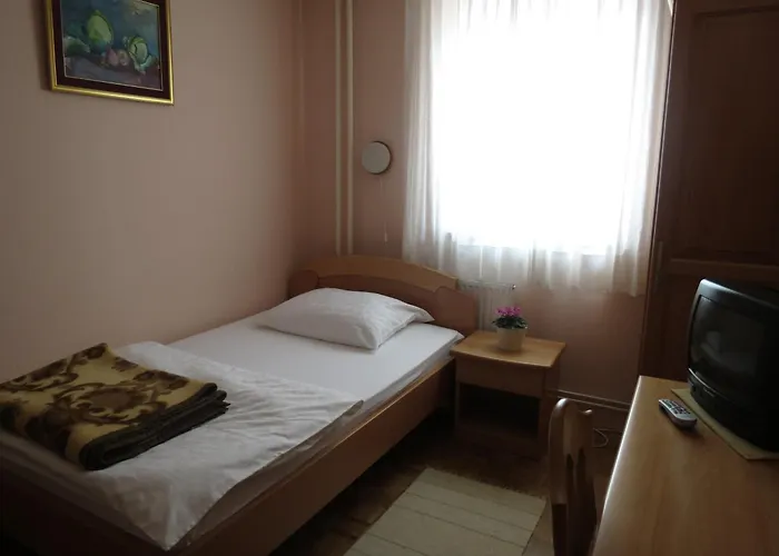 Bed & Breakfast Divjak 3*