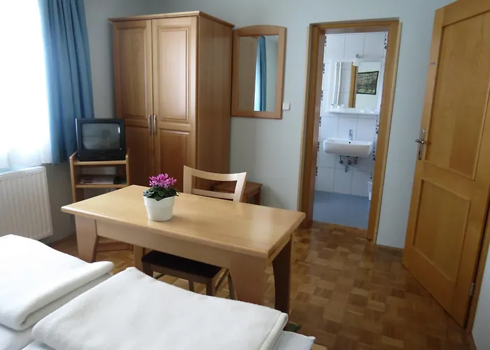 Bed & Breakfast Divjak 3*